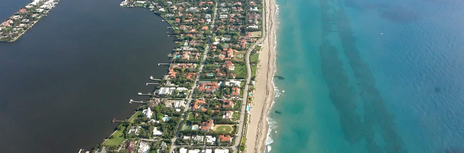 Sought-After House & Apartment Cleaning Services in Manalapan, FL background