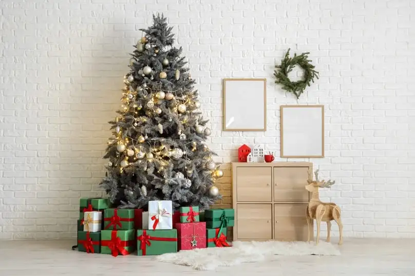 How to Clean an Artificial Christmas Tree (Step-by-Step Guide)