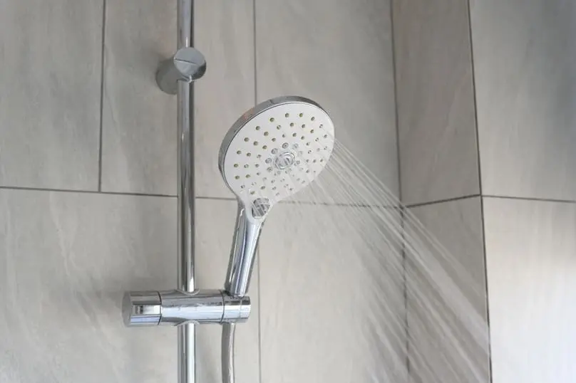 How to Clean Shower Heads with Vinegar: Easy DIY Guide